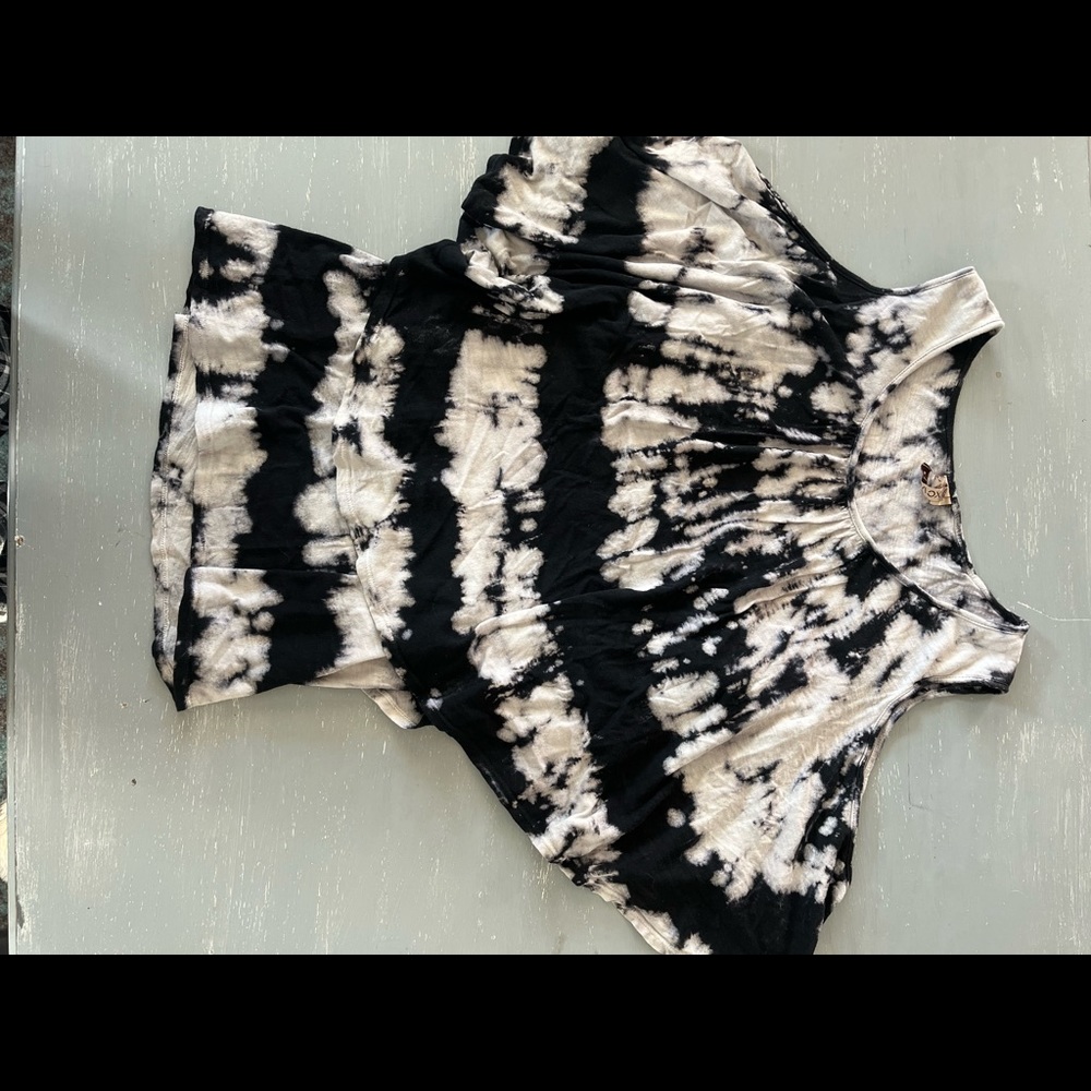 Cold Shoulder Top. - image 3